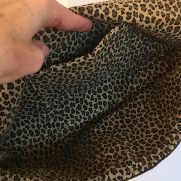 Really nice Brown shoulder bag Handbag with Animal print inside. - Picture 10 of 13